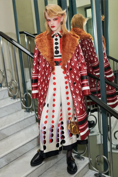 Look 33